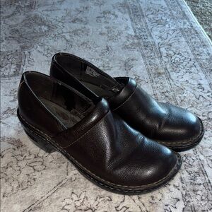 Sonoma Classic Brown Leather Women's Loafers/Clog style shoe used size 8